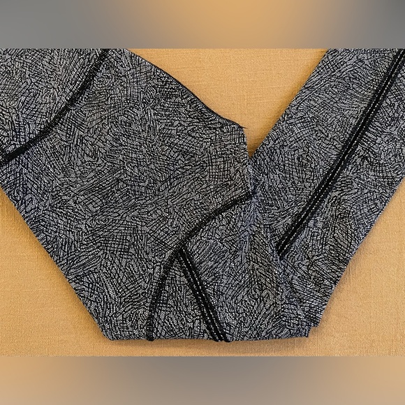 Lululemon Athletic Leggings - Picture 3 of 5